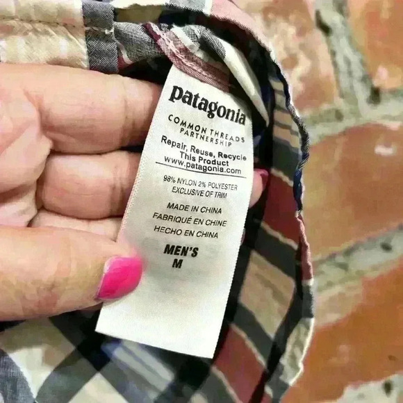 Patagonia Men’s El Ray Button Down Size Medium - Picture 6 of 7